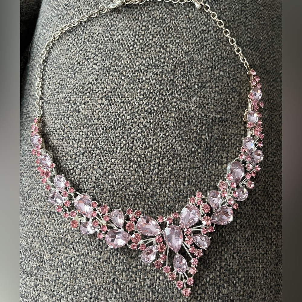 Elegant statement, necklace